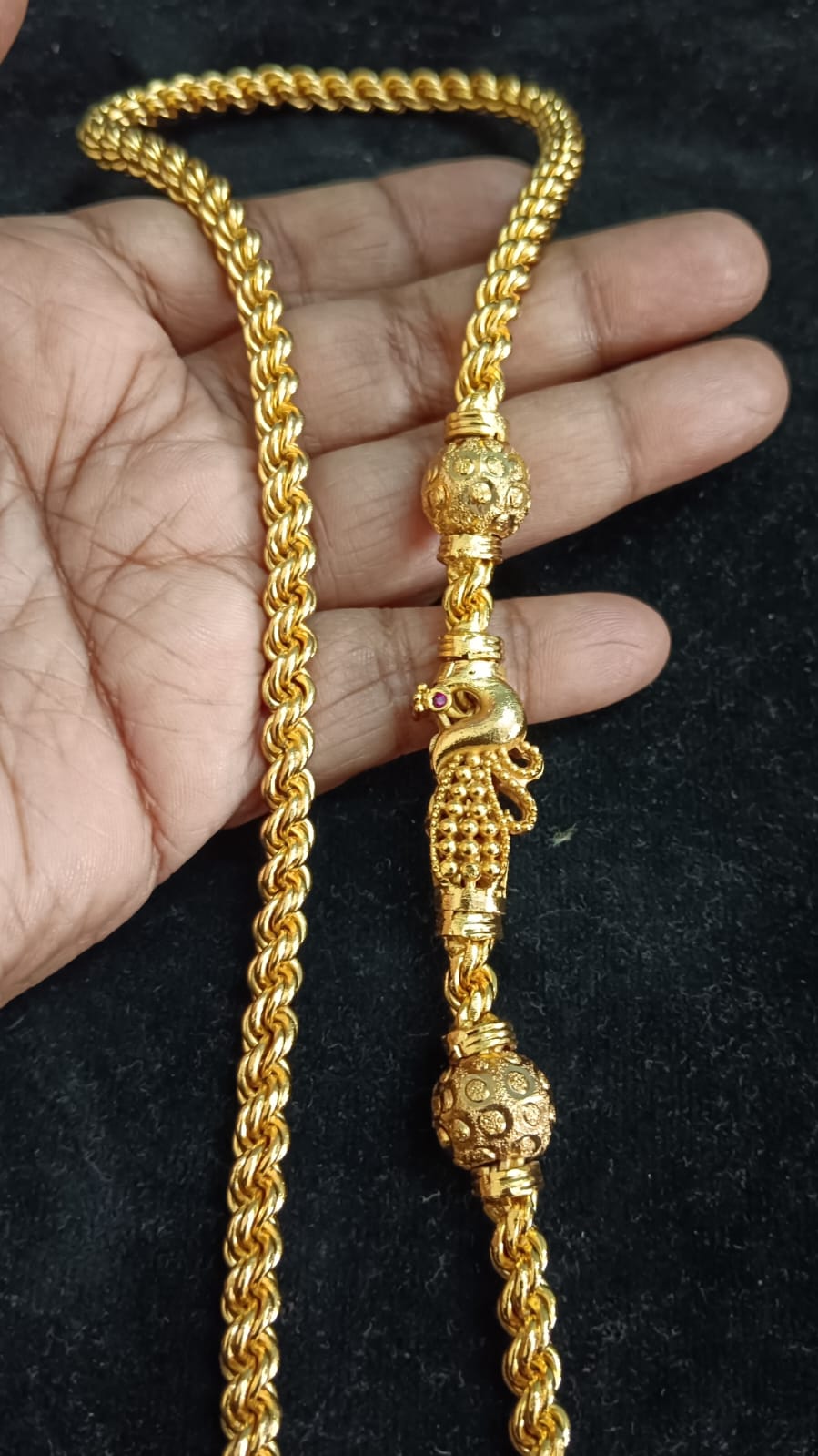 Peacock Mugapu Chain