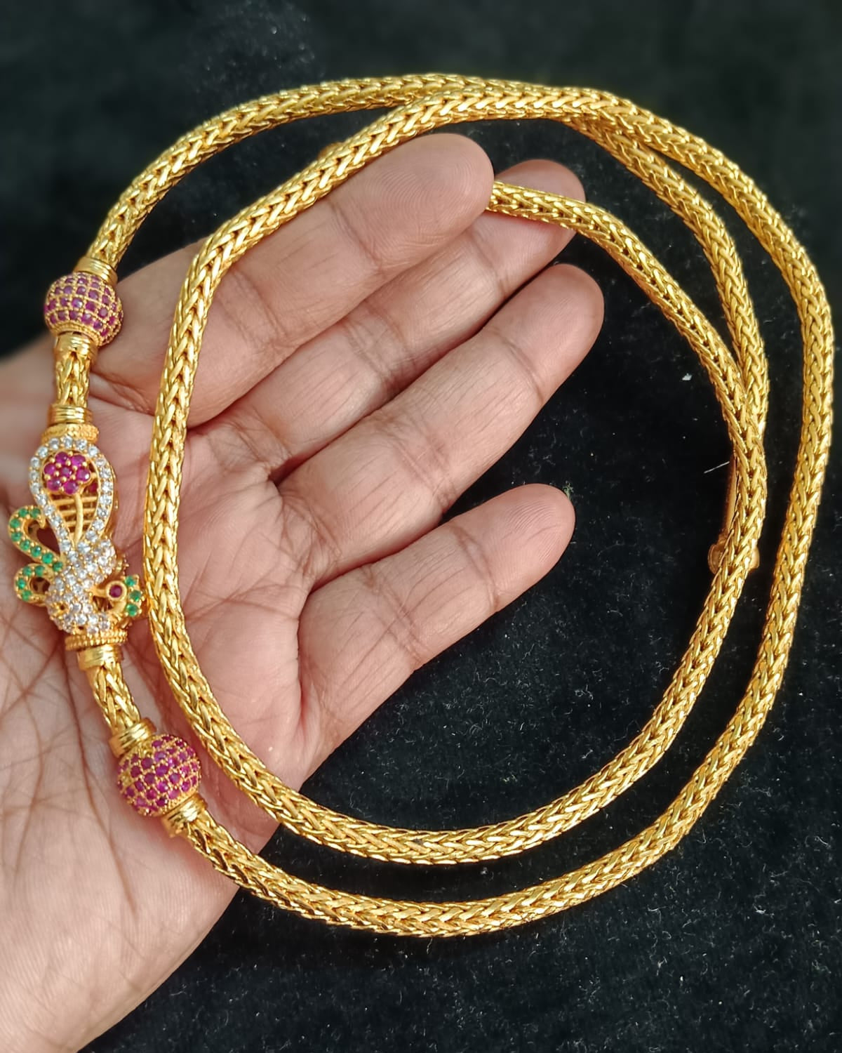 Peacock Mugapu Kodi Chain