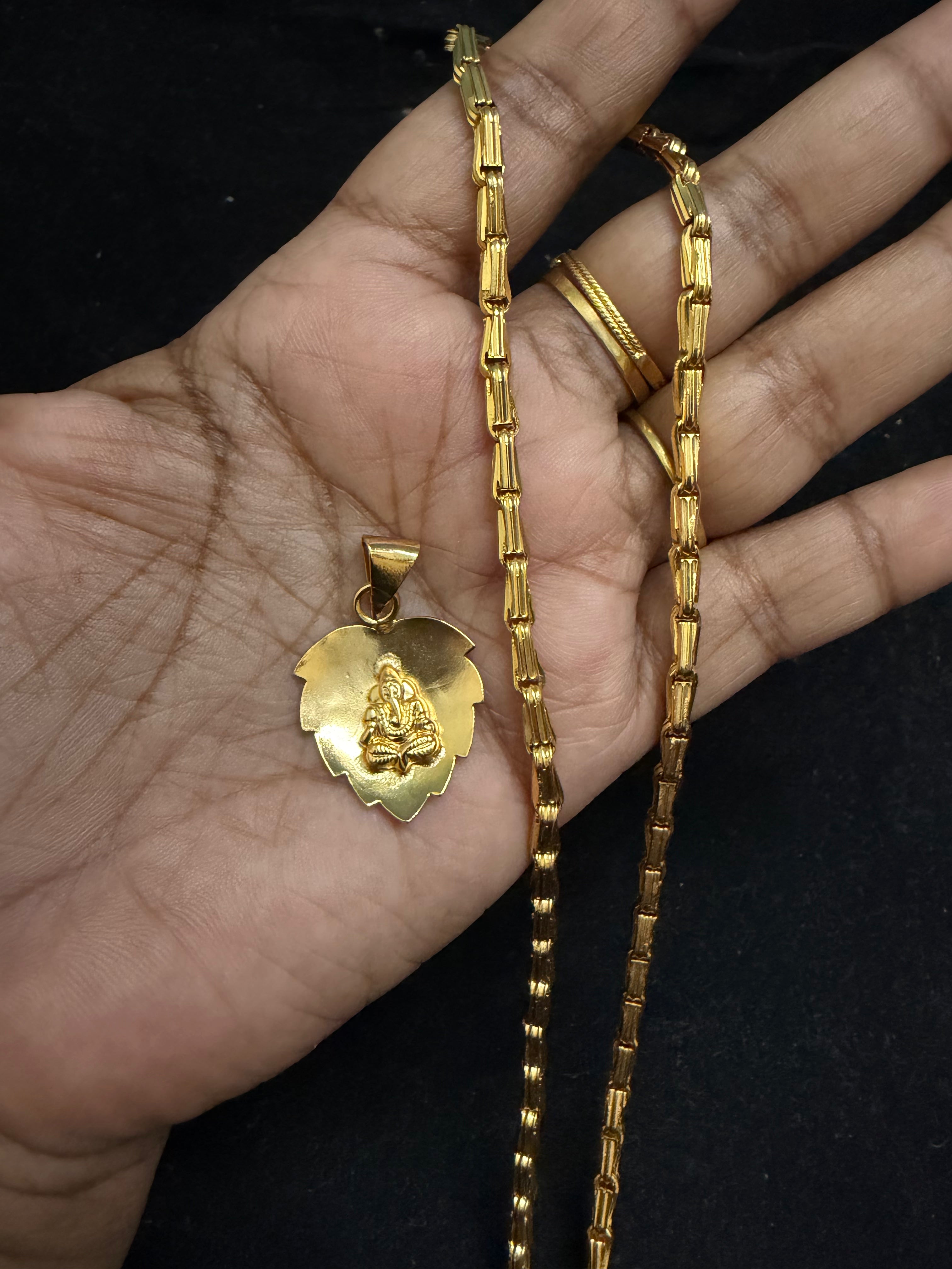 007, Vinayagar Dollar chain 24 inches, impon with￼ gold polish